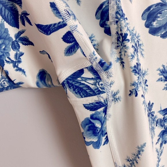 LoveshackFancy x Beachriot High Waist blue and white floral leggings size XS - Picture 7 of 9